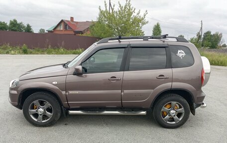 Chevrolet Niva I рестайлинг, 2017 год, 990 000 рублей, 3 фотография