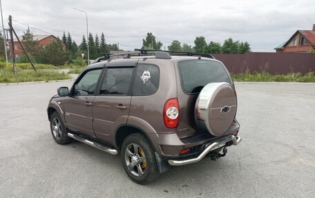 Chevrolet Niva I рестайлинг, 2017 год, 990 000 рублей, 4 фотография