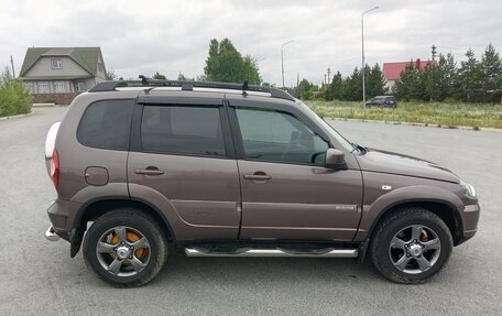 Chevrolet Niva I рестайлинг, 2017 год, 990 000 рублей, 7 фотография