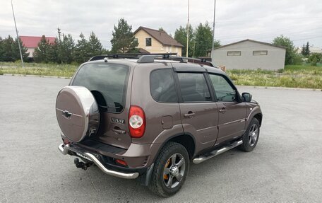Chevrolet Niva I рестайлинг, 2017 год, 990 000 рублей, 6 фотография