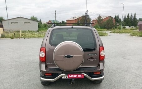 Chevrolet Niva I рестайлинг, 2017 год, 990 000 рублей, 5 фотография