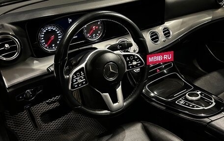 Mercedes-Benz E-Класс, 2018 год, 1 850 000 рублей, 3 фотография