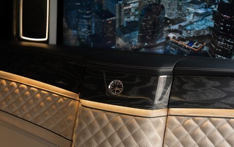 Mercedes-Benz V-Класс, 2019 год, 14 000 000 рублей, 19 фотография