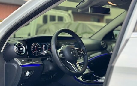 Mercedes-Benz E-Класс, 2019 год, 3 800 000 рублей, 4 фотография