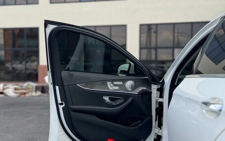 Mercedes-Benz E-Класс, 2019 год, 3 800 000 рублей, 8 фотография