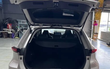 Toyota Venza, 2021 год, 2 620 000 рублей, 18 фотография