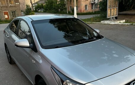Hyundai Solaris II рестайлинг, 2018 год, 1 530 000 рублей, 3 фотография