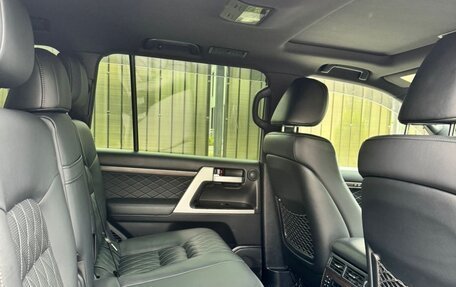 Toyota Land Cruiser 200, 2017 год, 5 800 000 рублей, 5 фотография