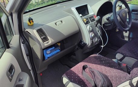 Honda Mobilio I, 2006 год, 450 000 рублей, 8 фотография