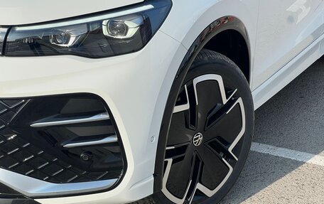 Volkswagen Tiguan, 2024 год, 4 400 000 рублей, 8 фотография