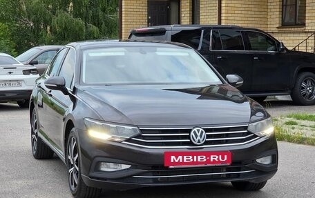 Volkswagen Passat B8 рестайлинг, 2020 год, 1 950 000 рублей, 2 фотография