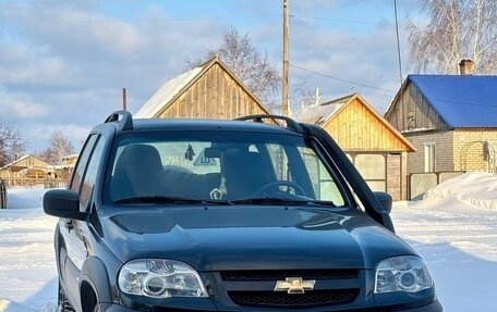 Chevrolet Niva I рестайлинг, 2018 год, 900 000 рублей, 2 фотография
