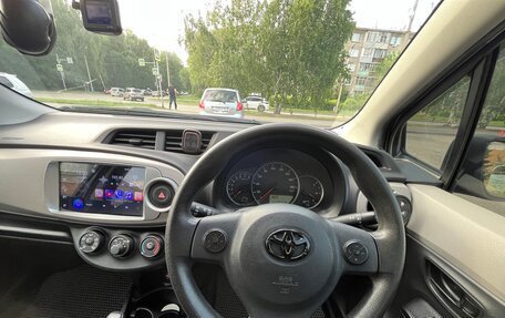 Toyota Vitz, 2013 год, 800 000 рублей, 6 фотография