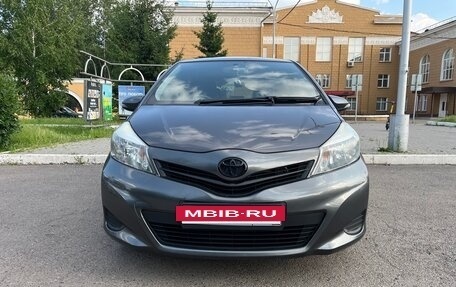 Toyota Vitz, 2013 год, 800 000 рублей, 5 фотография