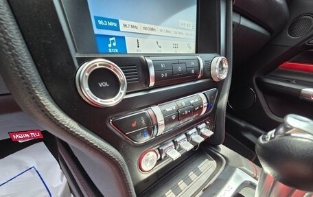 Ford Mustang VI рестайлинг, 2021 год, 2 370 013 рублей, 12 фотография