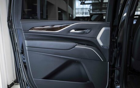 Cadillac Escalade V, 2022 год, 12 499 999 рублей, 16 фотография
