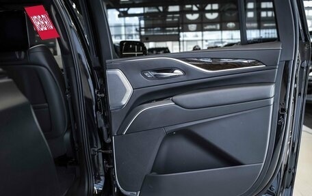 Cadillac Escalade V, 2022 год, 12 499 999 рублей, 28 фотография