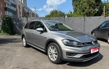Volkswagen Golf VII, 2020 год, 2 800 000 рублей, 2 фотография