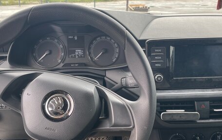 Skoda Rapid II, 2021 год, 1 350 000 рублей, 13 фотография