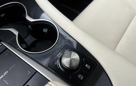 Lexus RX IV рестайлинг, 2020 год, 5 499 000 рублей, 20 фотография
