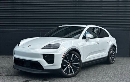 Porsche Macan, 2024 год, 10 875 000 рублей, 2 фотография