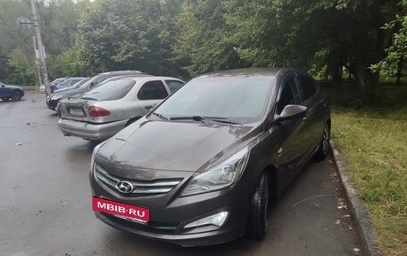 Hyundai Solaris II рестайлинг, 2015 год, 880 000 рублей, 4 фотография