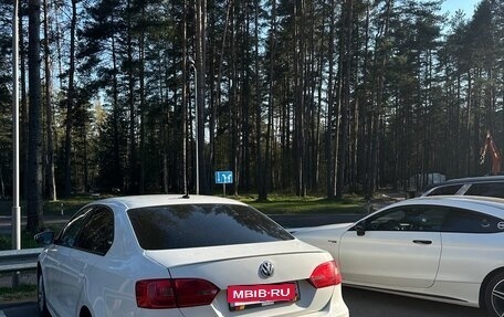 Volkswagen Jetta VI, 2013 год, 680 000 рублей, 2 фотография
