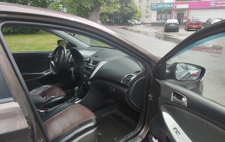 Hyundai Solaris II рестайлинг, 2015 год, 880 000 рублей, 6 фотография