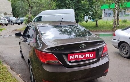 Hyundai Solaris II рестайлинг, 2015 год, 880 000 рублей, 2 фотография