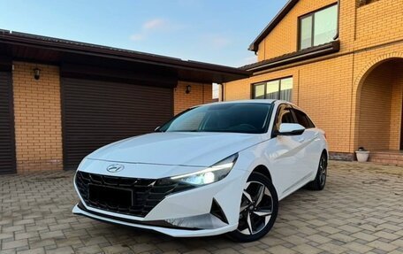 Hyundai Elantra, 2022 год, 1 650 000 рублей, 2 фотография