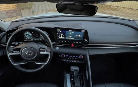 Hyundai Elantra, 2022 год, 1 650 000 рублей, 7 фотография