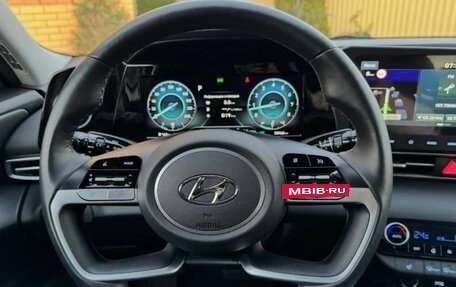 Hyundai Elantra, 2022 год, 1 650 000 рублей, 8 фотография