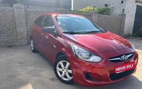 Hyundai Solaris II рестайлинг, 2013 год, 850 000 рублей, 4 фотография