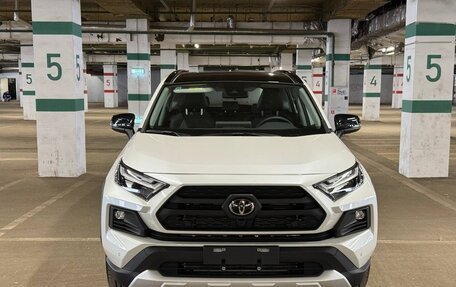 Toyota RAV4, 2024 год, 3 850 000 рублей, 2 фотография