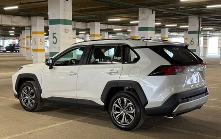 Toyota RAV4, 2024 год, 3 850 000 рублей, 10 фотография