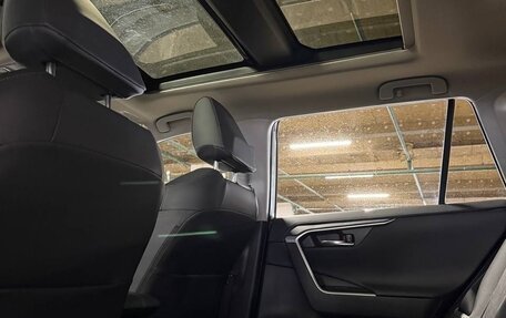 Toyota RAV4, 2024 год, 3 850 000 рублей, 26 фотография