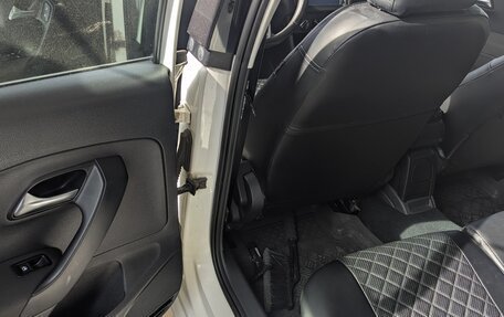 Volkswagen Polo VI (EU Market), 2011 год, 750 000 рублей, 10 фотография