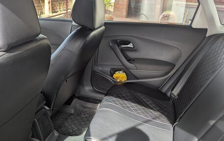 Volkswagen Polo VI (EU Market), 2011 год, 750 000 рублей, 9 фотография