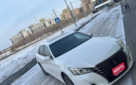 Toyota Crown, 2019 год, 3 290 000 рублей, 5 фотография