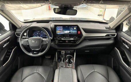 Toyota Highlander, 2025 год, 5 400 000 рублей, 4 фотография