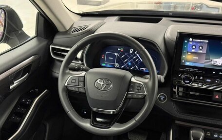 Toyota Highlander, 2025 год, 5 400 000 рублей, 3 фотография