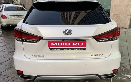 Lexus RX IV рестайлинг, 2020 год, 5 600 000 рублей, 6 фотография