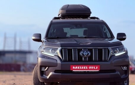 Toyota Land Cruiser Prado 150 рестайлинг 2, 2018 год, 4 680 000 рублей, 4 фотография