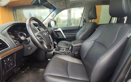 Toyota Land Cruiser Prado 150 рестайлинг 2, 2018 год, 4 680 000 рублей, 30 фотография