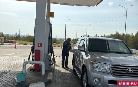 Toyota Land Cruiser 200, 2015 год, 3 680 000 рублей, 3 фотография