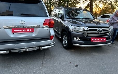 Toyota Land Cruiser 200, 2015 год, 3 680 000 рублей, 2 фотография