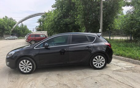Opel Astra J, 2011 год, 850 000 рублей, 4 фотография