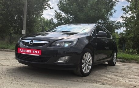 Opel Astra J, 2011 год, 850 000 рублей, 3 фотография