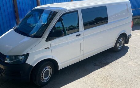 Volkswagen Transporter T6 рестайлинг, 2017 год, 2 690 000 рублей, 2 фотография