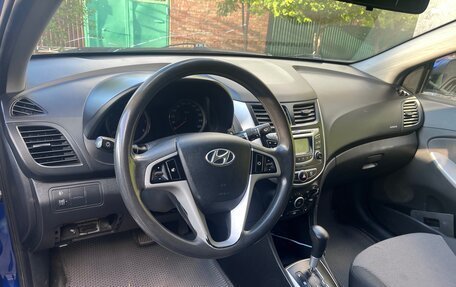 Hyundai Solaris II рестайлинг, 2013 год, 730 000 рублей, 1 фотография
